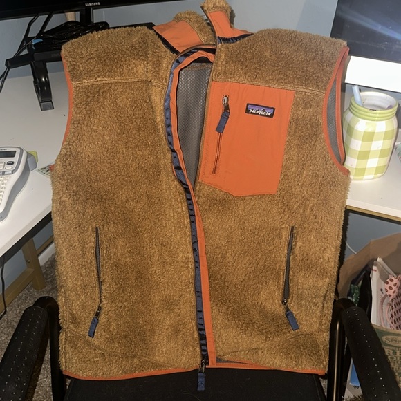 Patagonia Classic Retro Vest - Picture 2 of 5